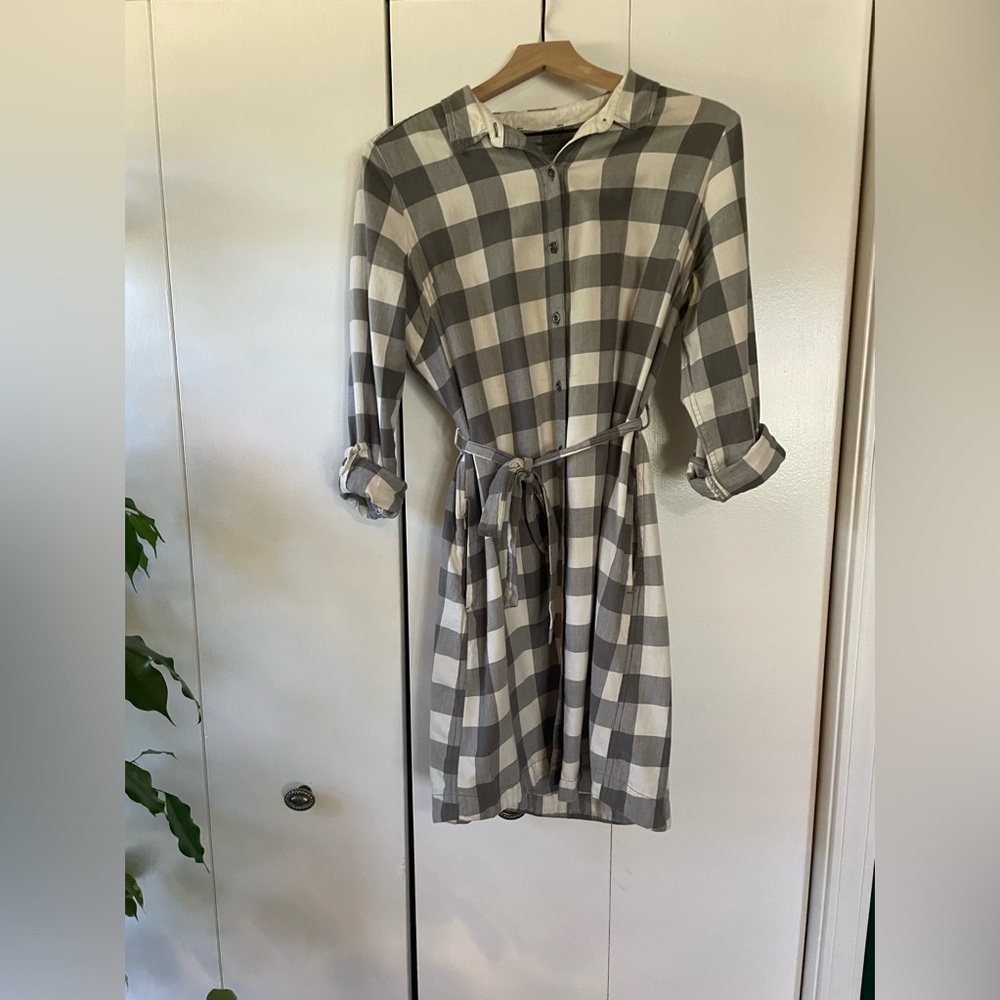 Royal Robbin Dress with Pockets. Great quality
